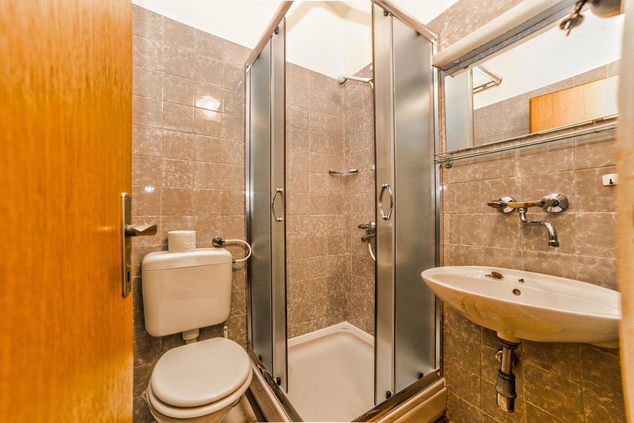 Apartments And Rooms Ana Pomer 217 Εξωτερικό φωτογραφία