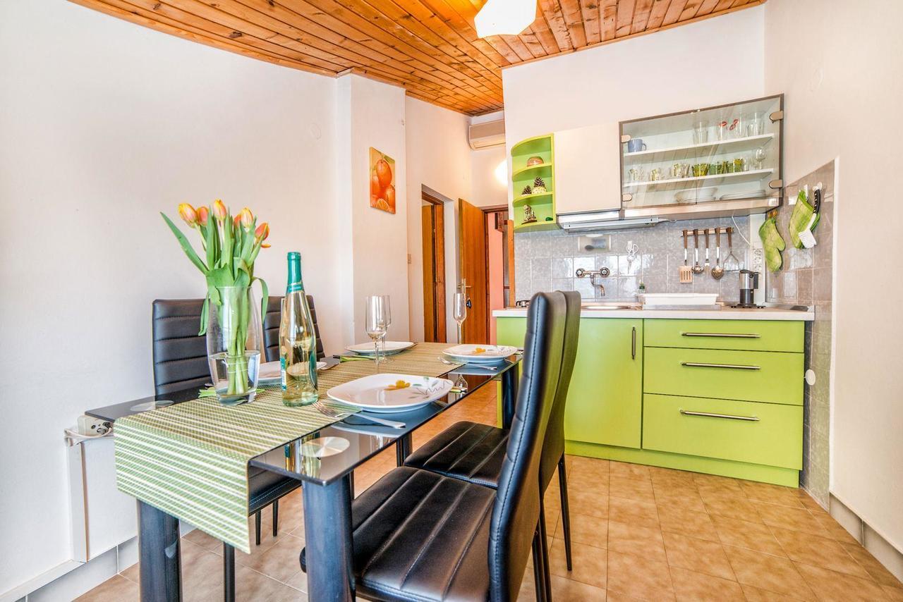 Apartments And Rooms Ana Pomer 217 Εξωτερικό φωτογραφία