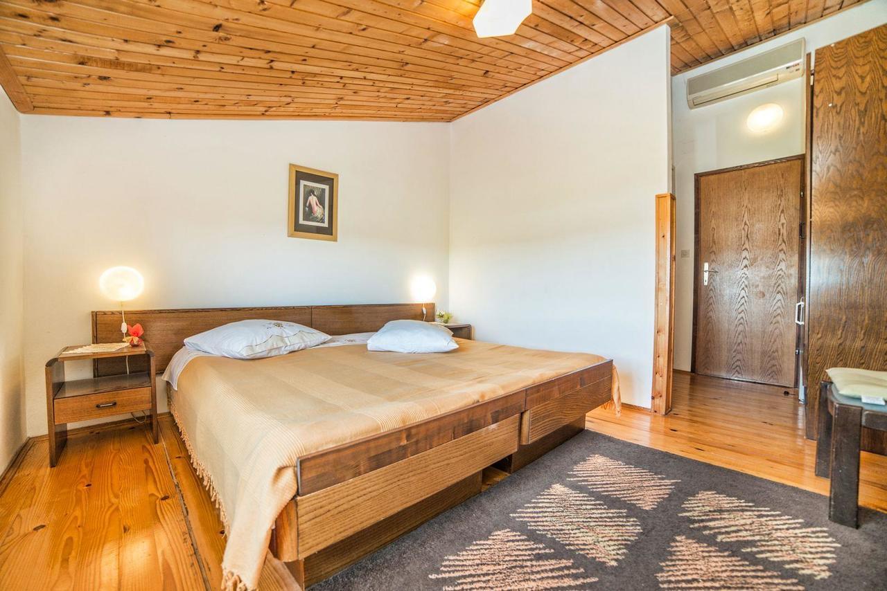 Apartments And Rooms Ana Pomer 217 Εξωτερικό φωτογραφία