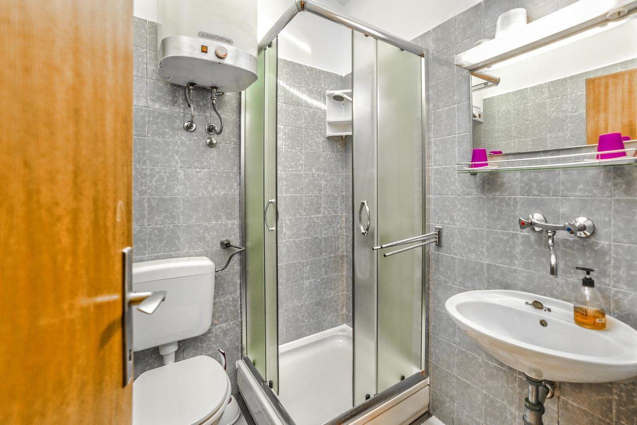 Apartments And Rooms Ana Pomer 217 Εξωτερικό φωτογραφία